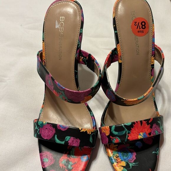 BCBGeneration Size 8.5 five-inch open toe strappy heels - Picture 7 of 10